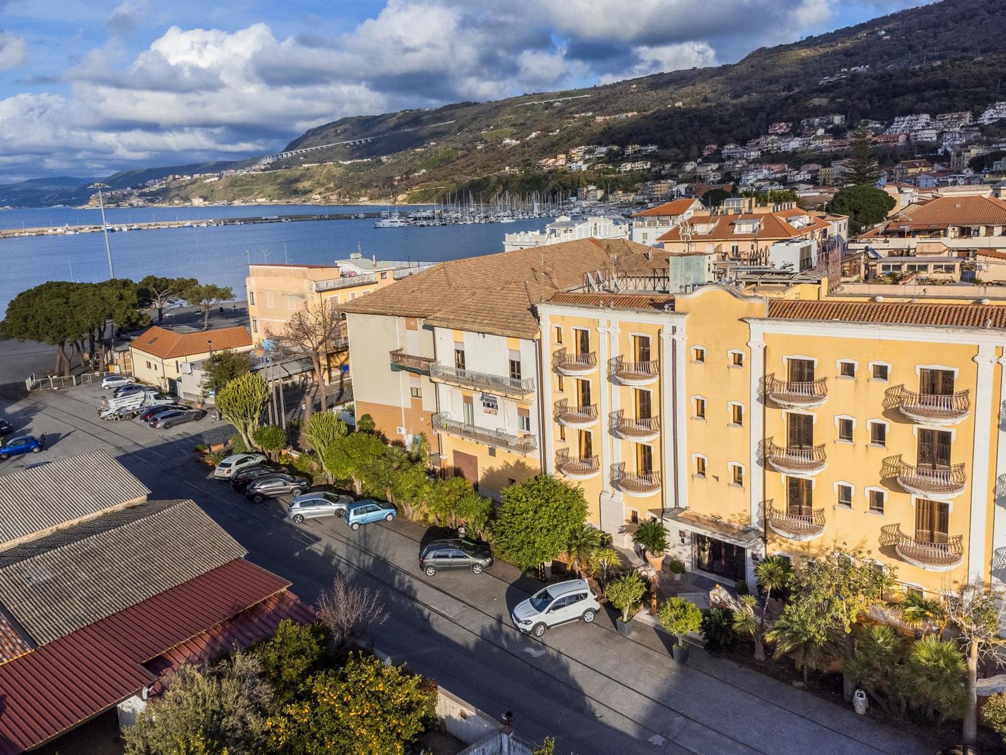 Hotel Cala Del Porto Vibo Valentia Marina Eksteriør bilde